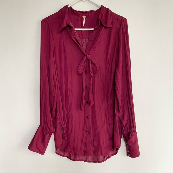 Free People Lala Solid Blouse By Off Beat Burgundy Button Down Blouse Bow Small - Picture 5 of 16